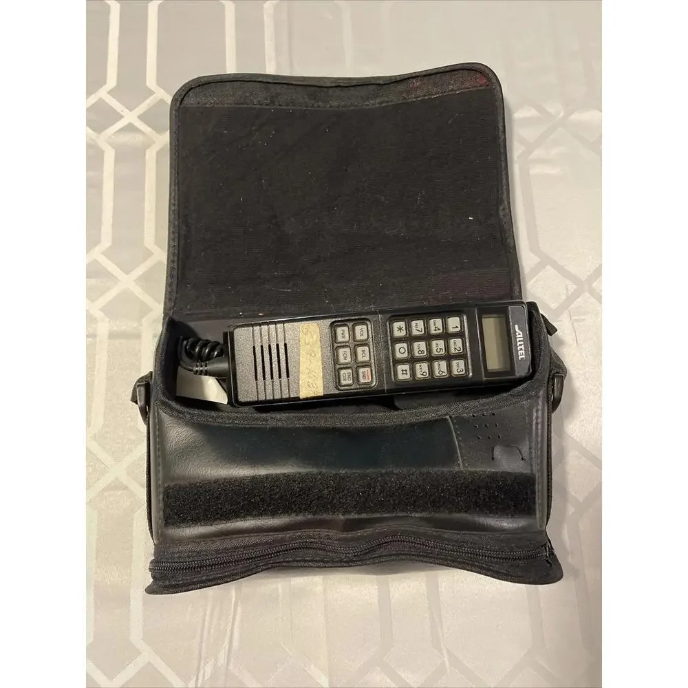 Alltel Vintage Black Bag Car Phone! A4875